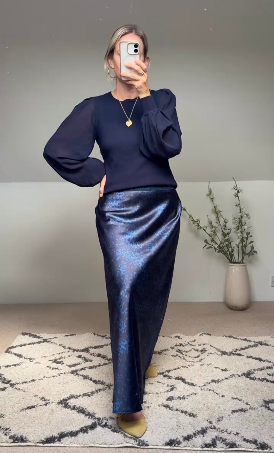 Leni chiffon sleeve jumper in navy