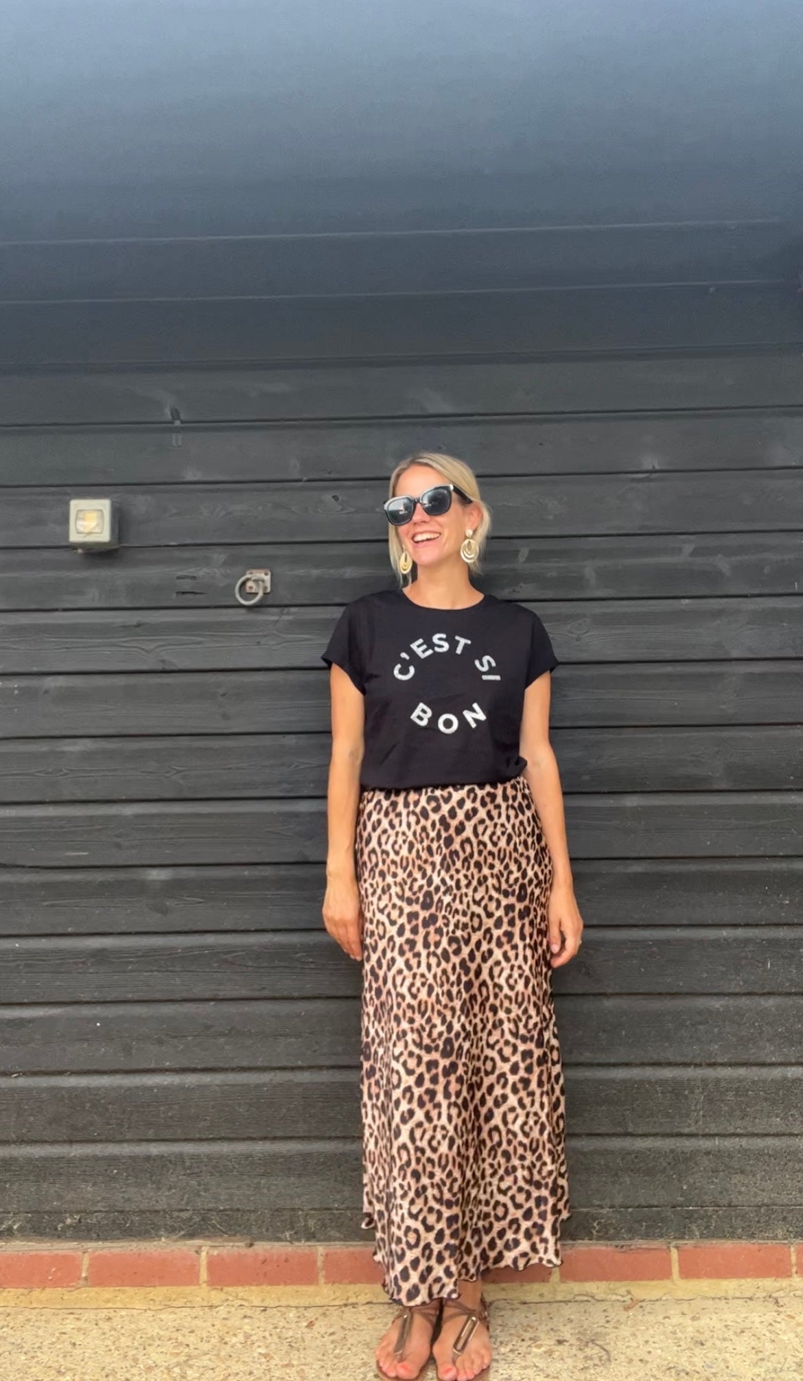 C'est Si Bon organic cotton tee in black with silver