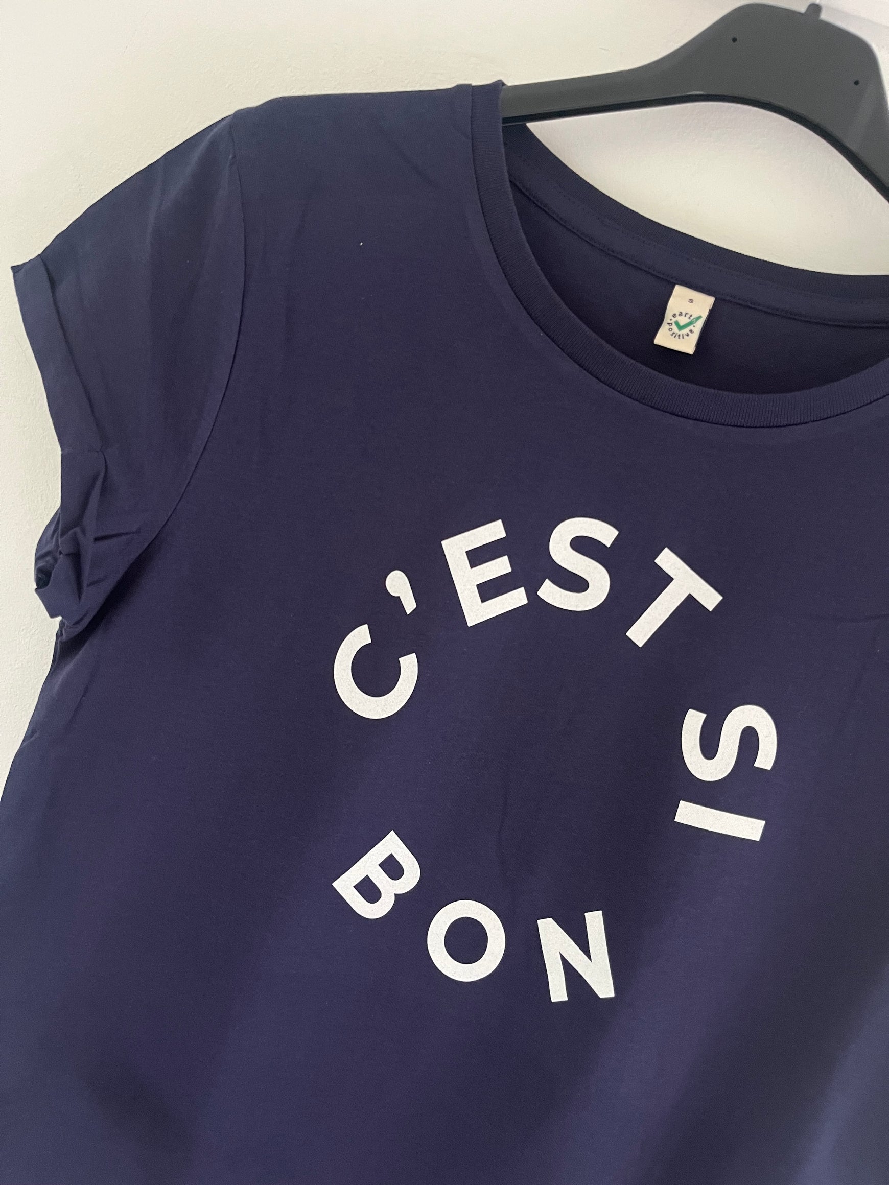 C'est Si Bon organic cotton tee in navy