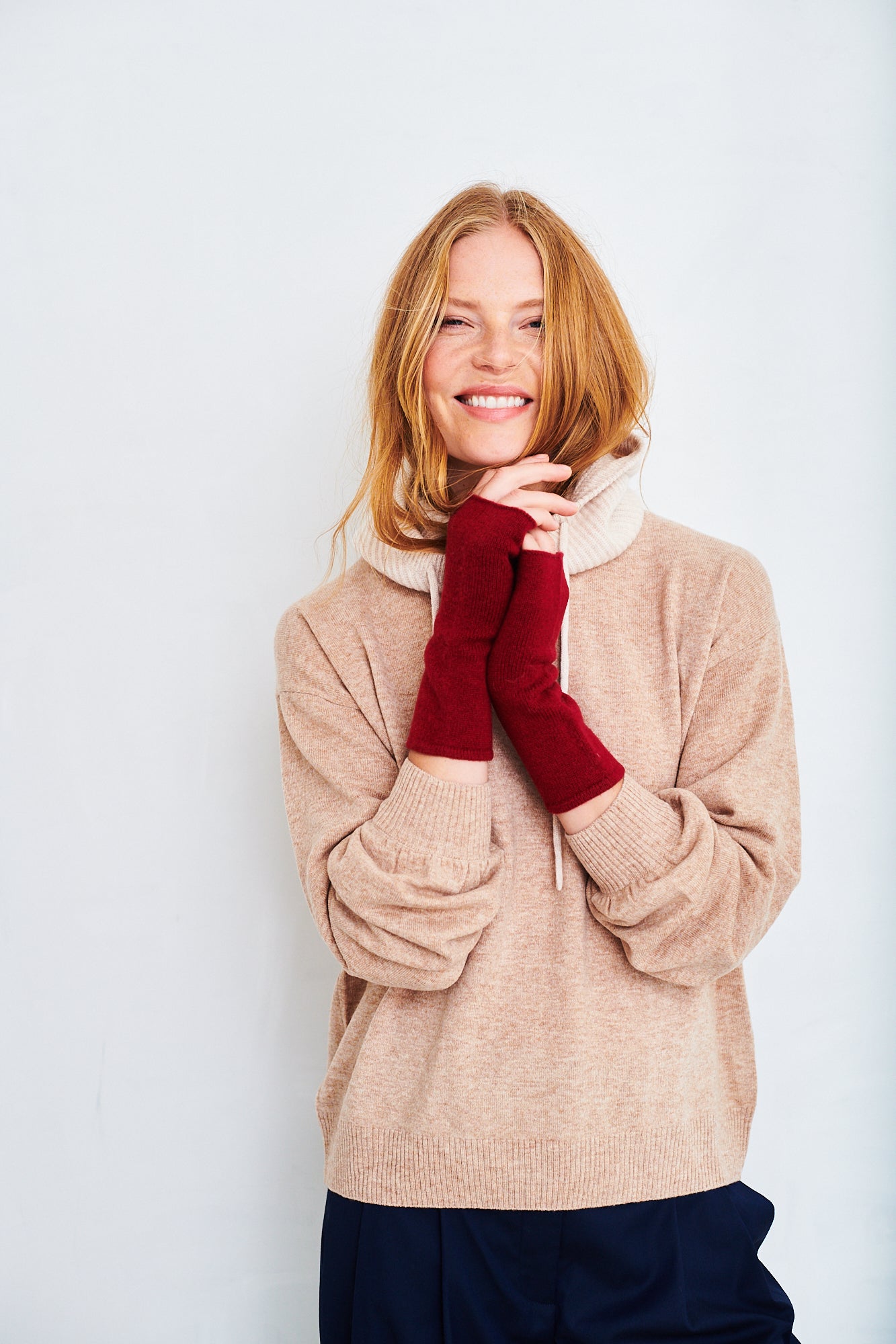 Claudia wristwarmers in burgundy