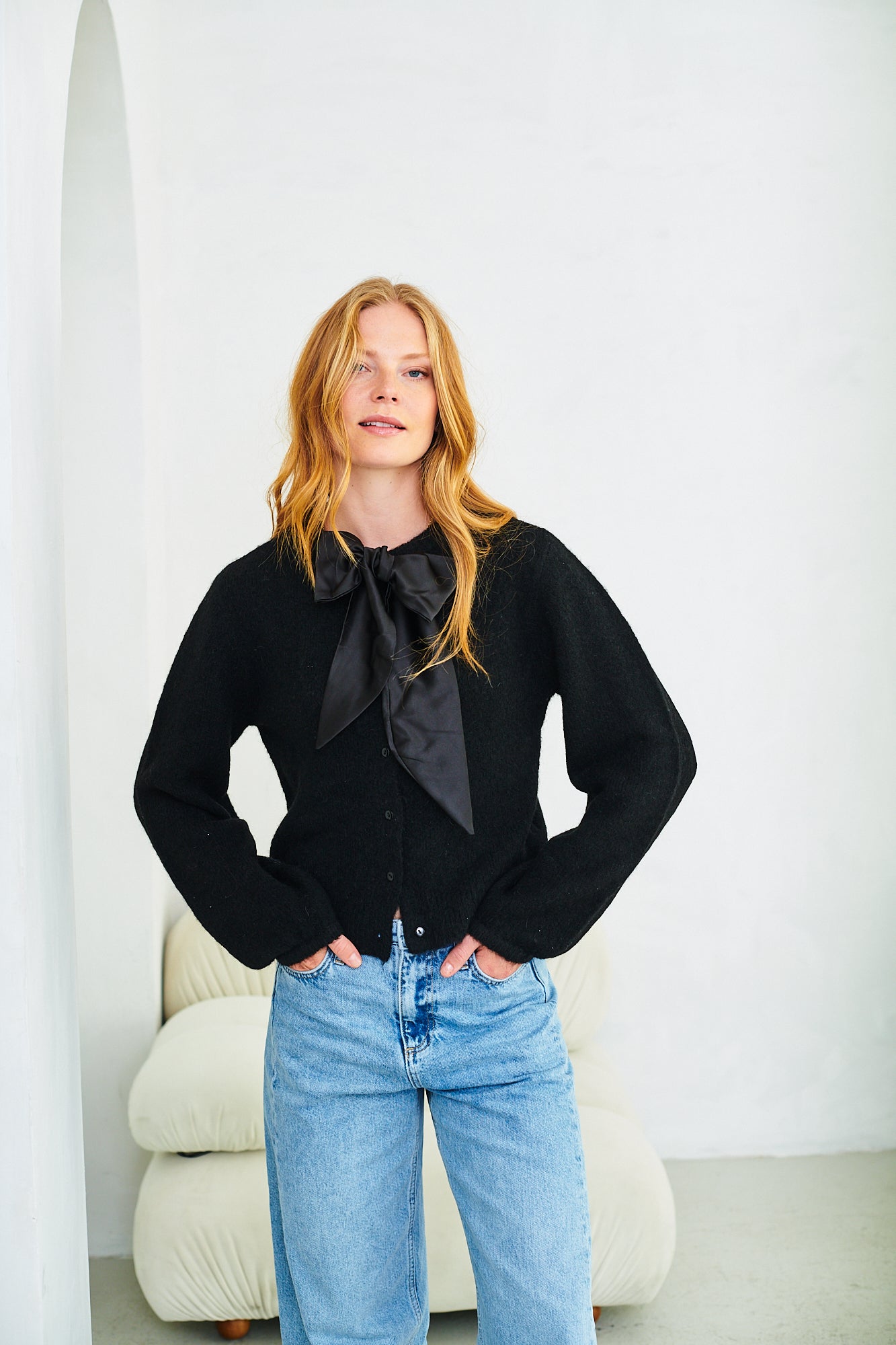 Bow cardi in black