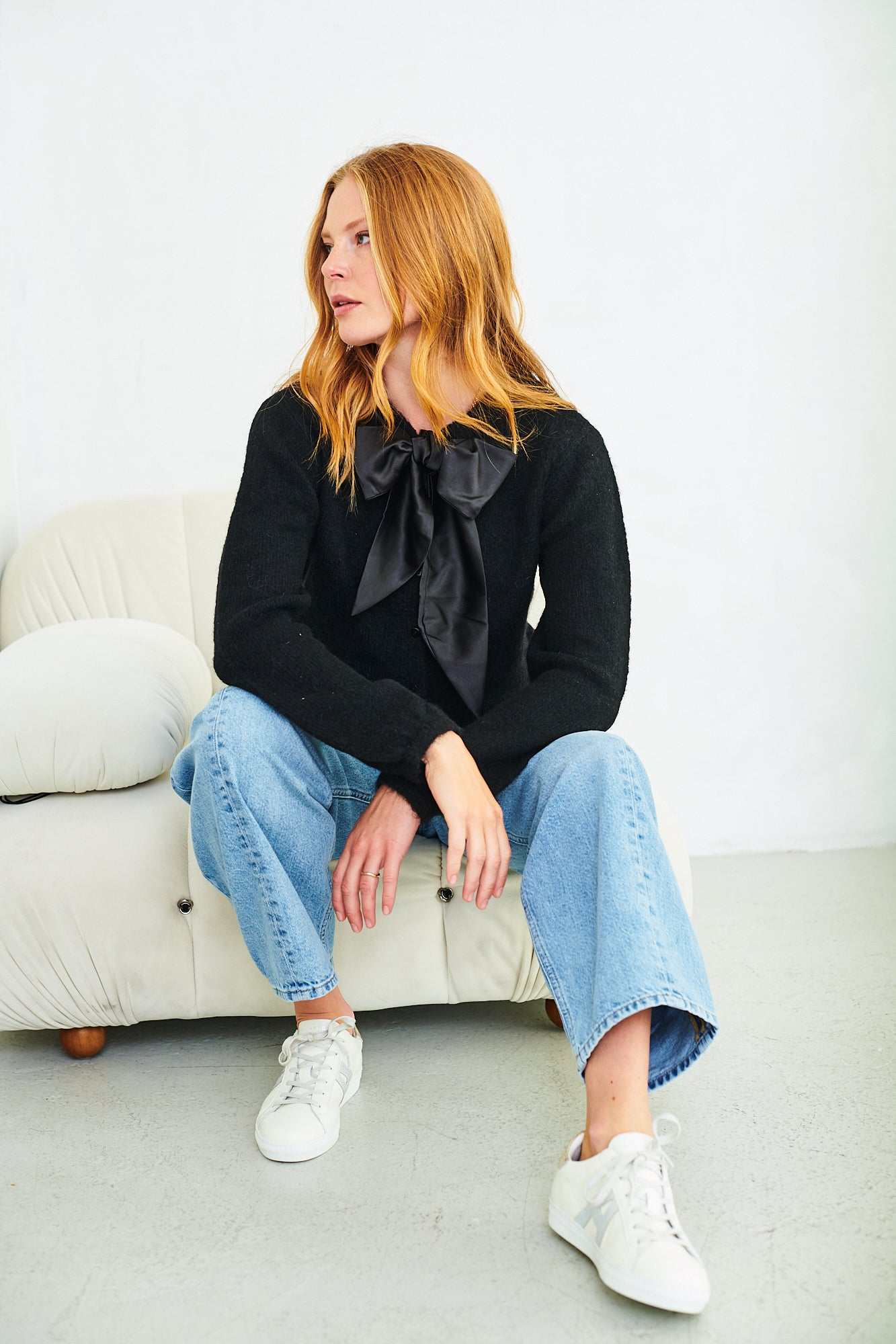 Bow cardi in black