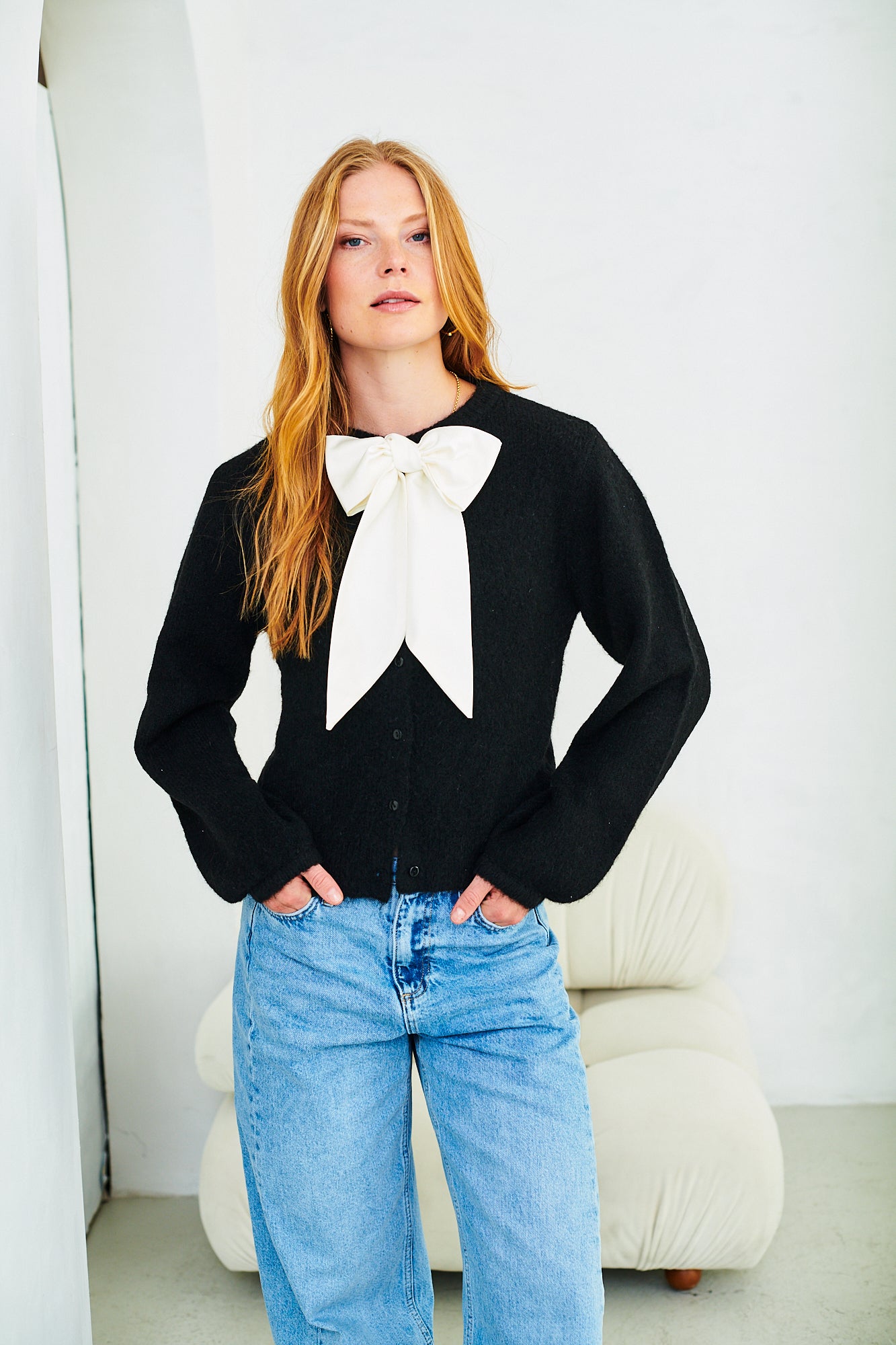 Bow cardi in black