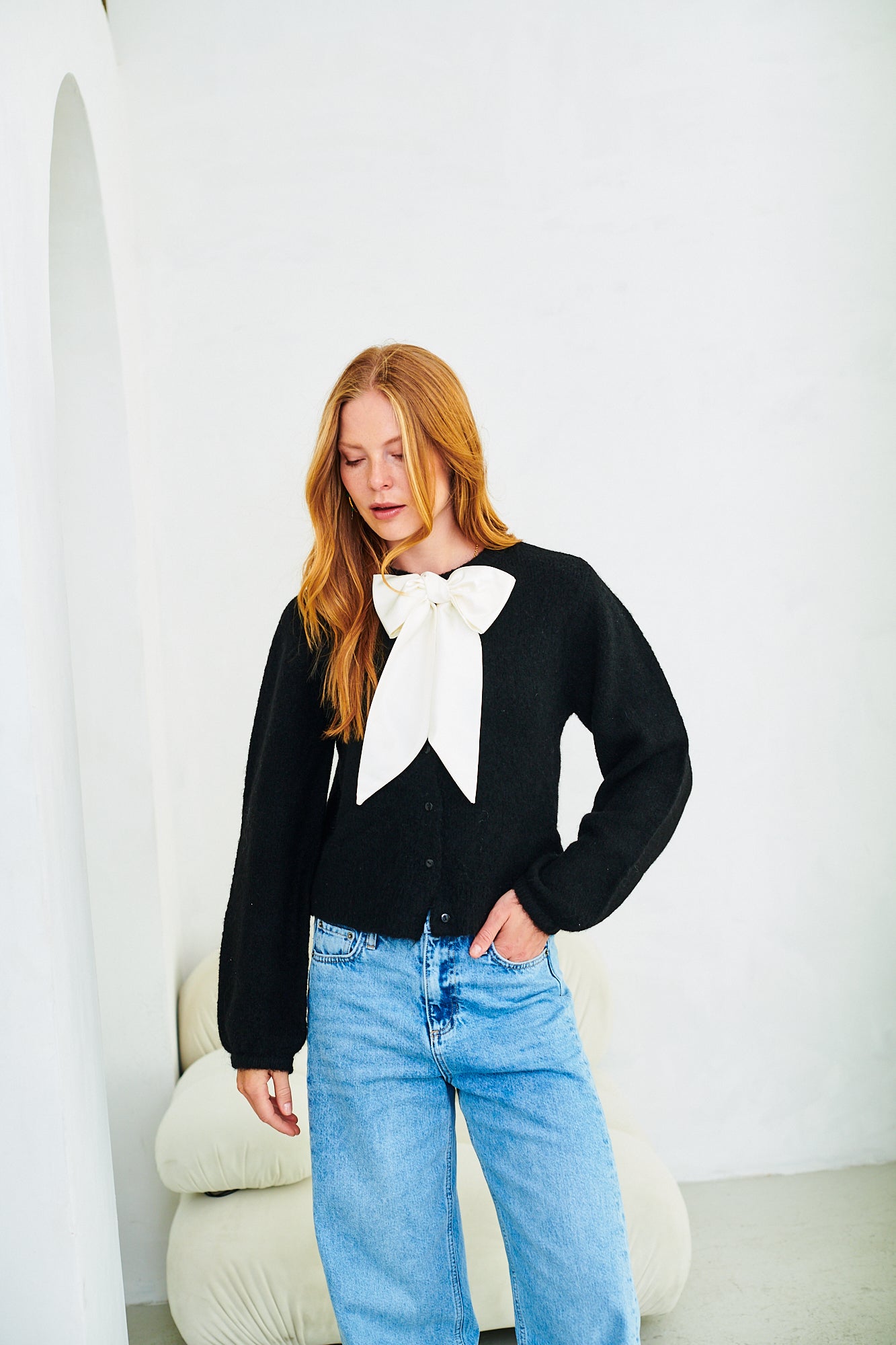 Bow cardi in black