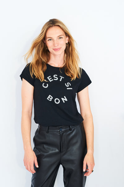 C'est Si Bon organic cotton tee in black with silver