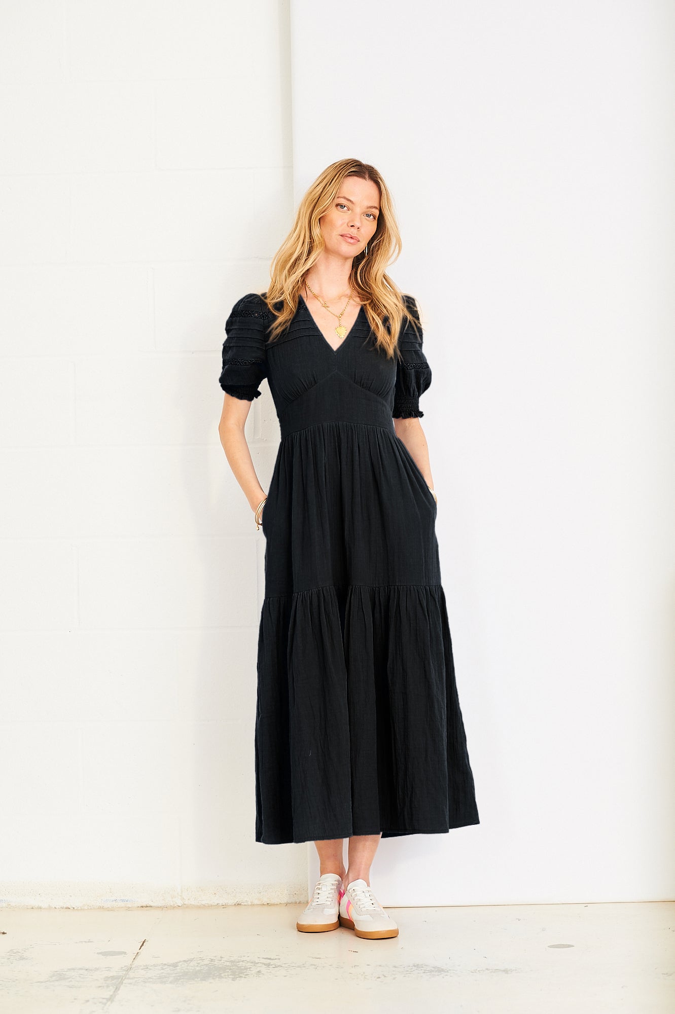 Minna dress in black