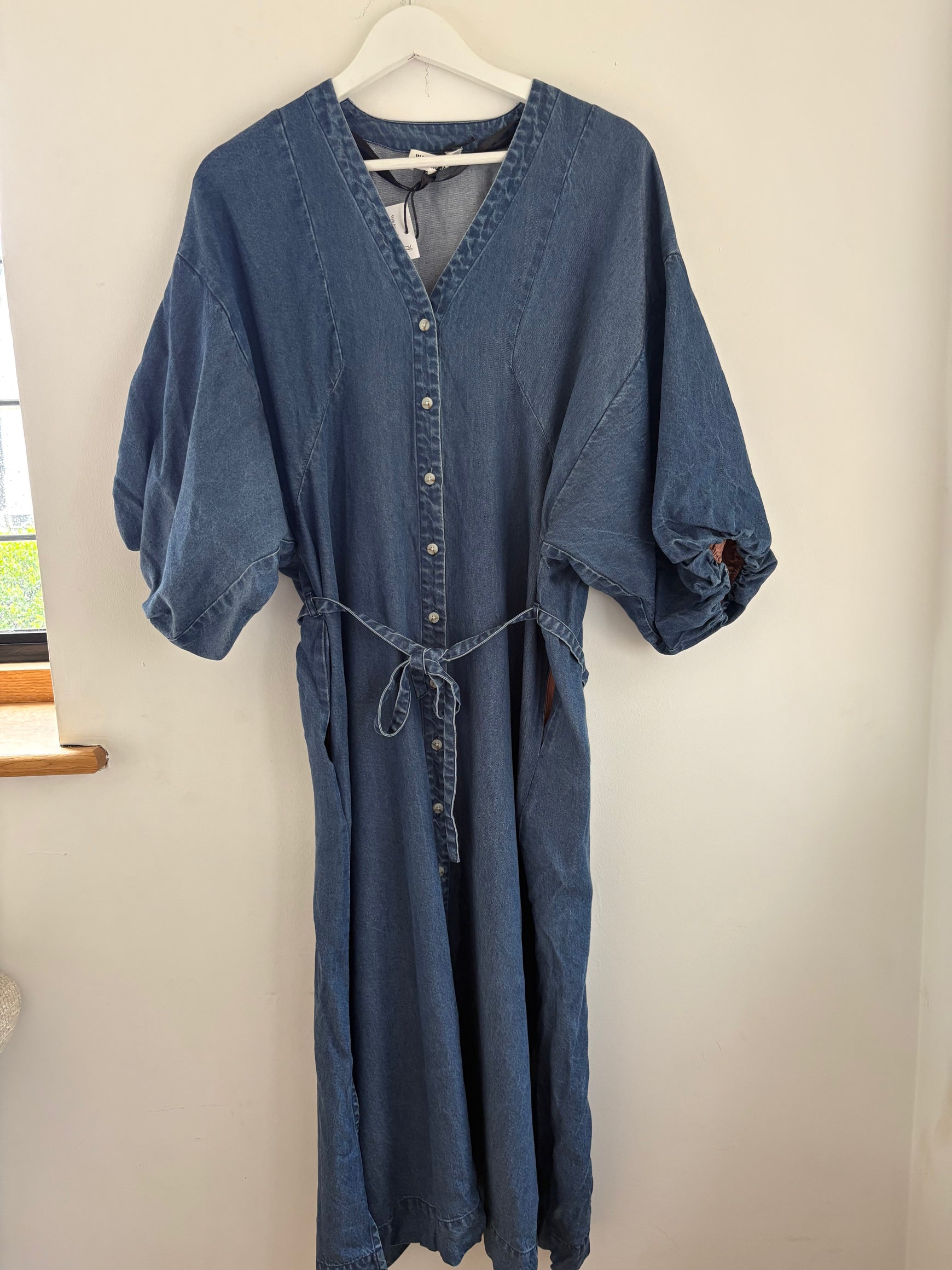 Sample Balloon sleeve dress size 10