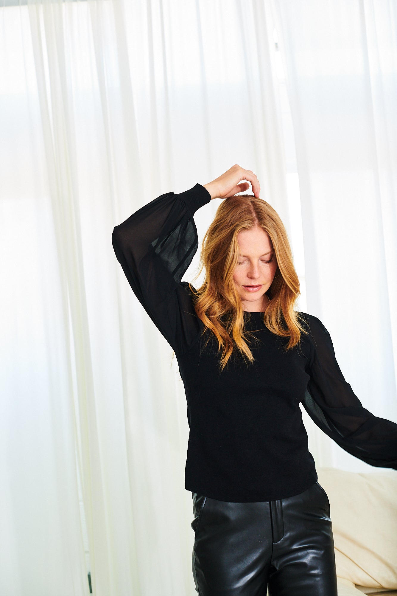 Leni chiffon sleeve jumper in black