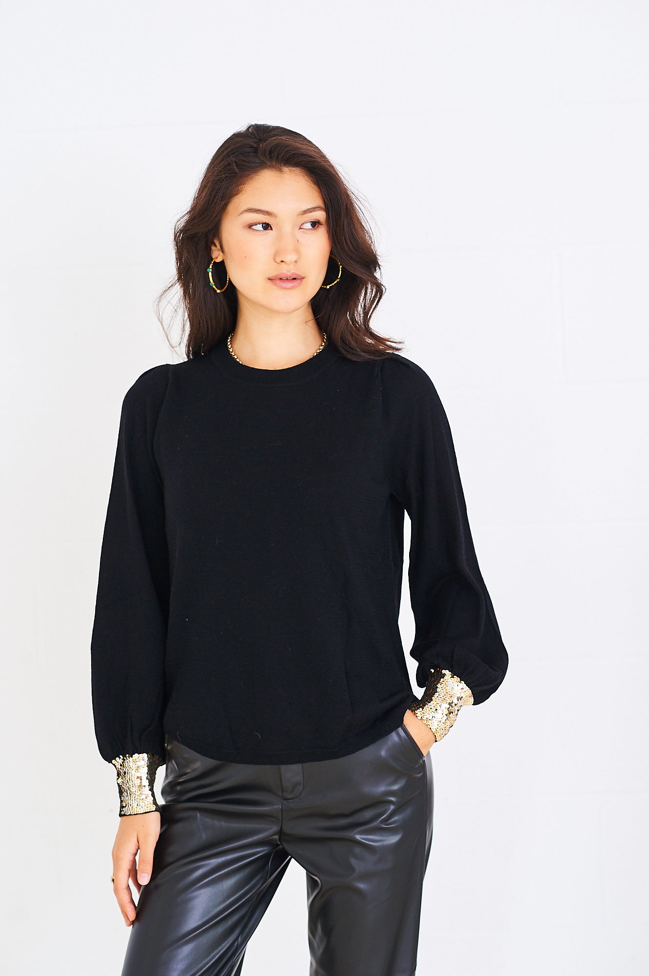 NOVA jumper in black