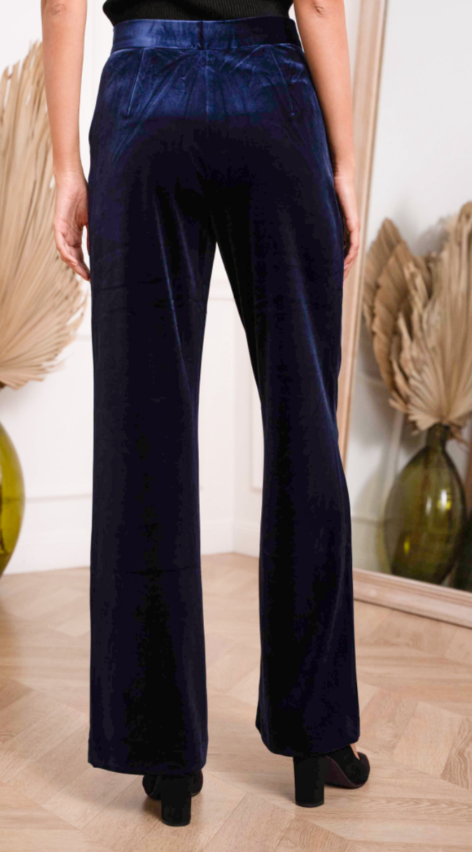 MISSING A BUTTON Juliette velvet trousers in navy
