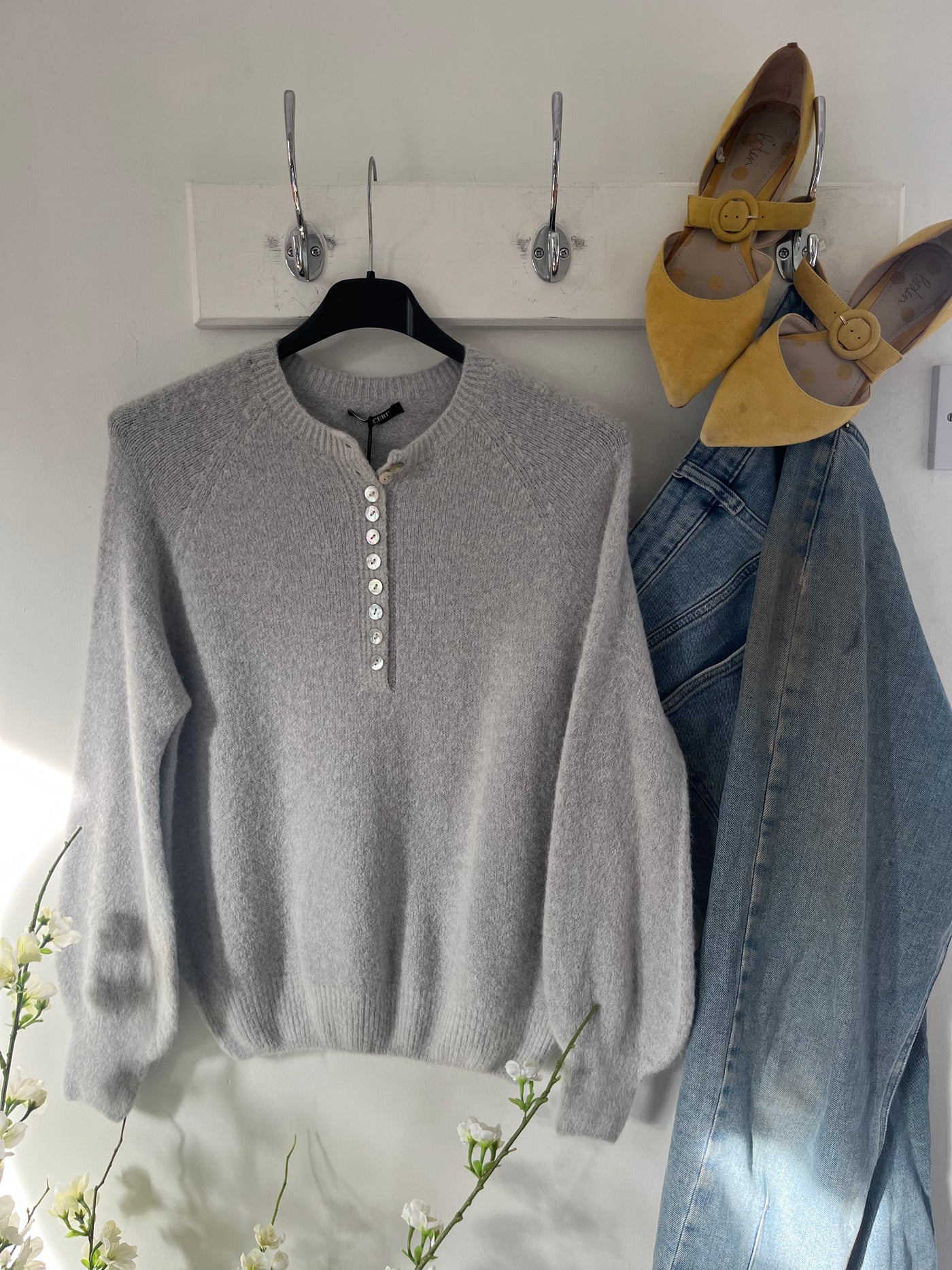 Carolin button front knit in grey