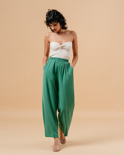 Match trousers in green