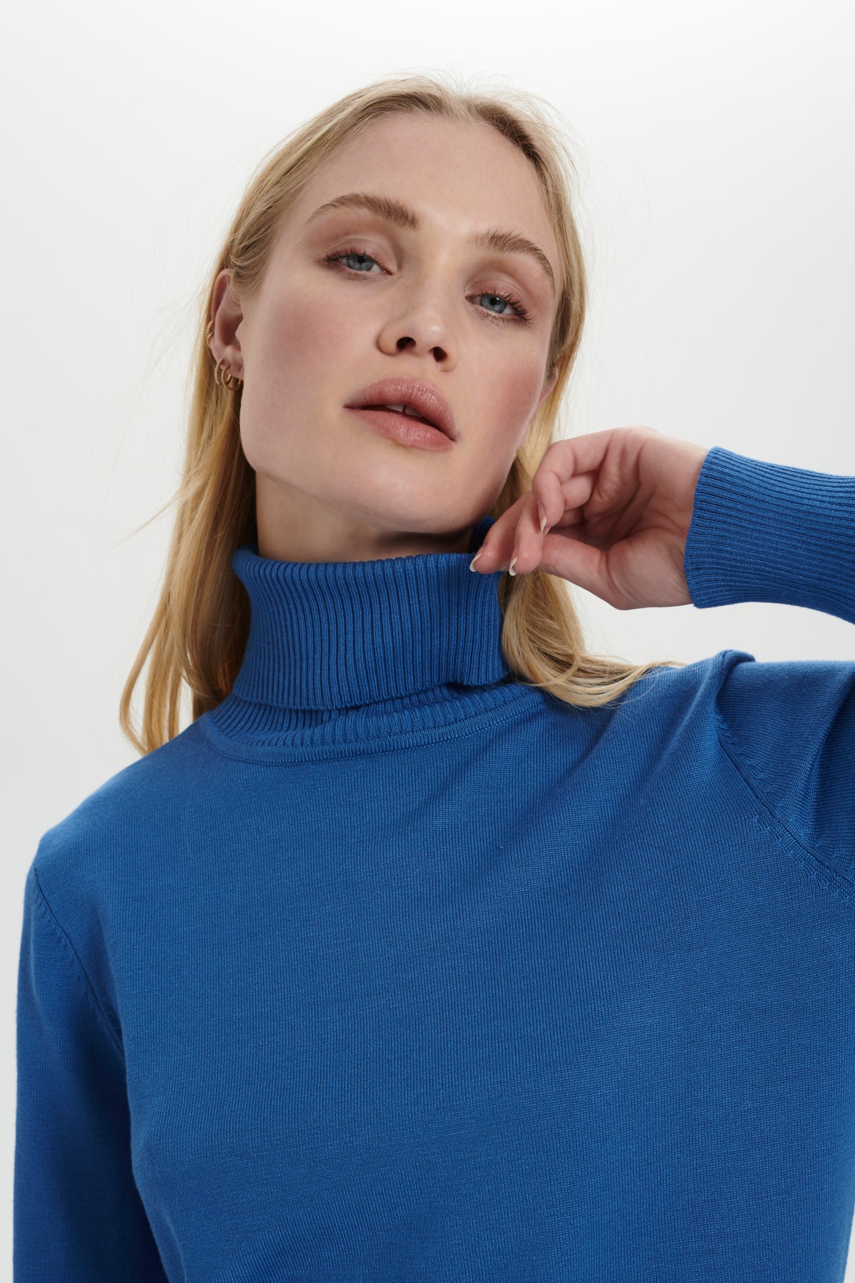 Mila rollneck in blue