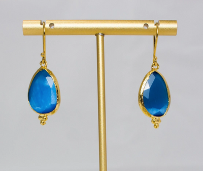 Single drop earrings in sky blue
