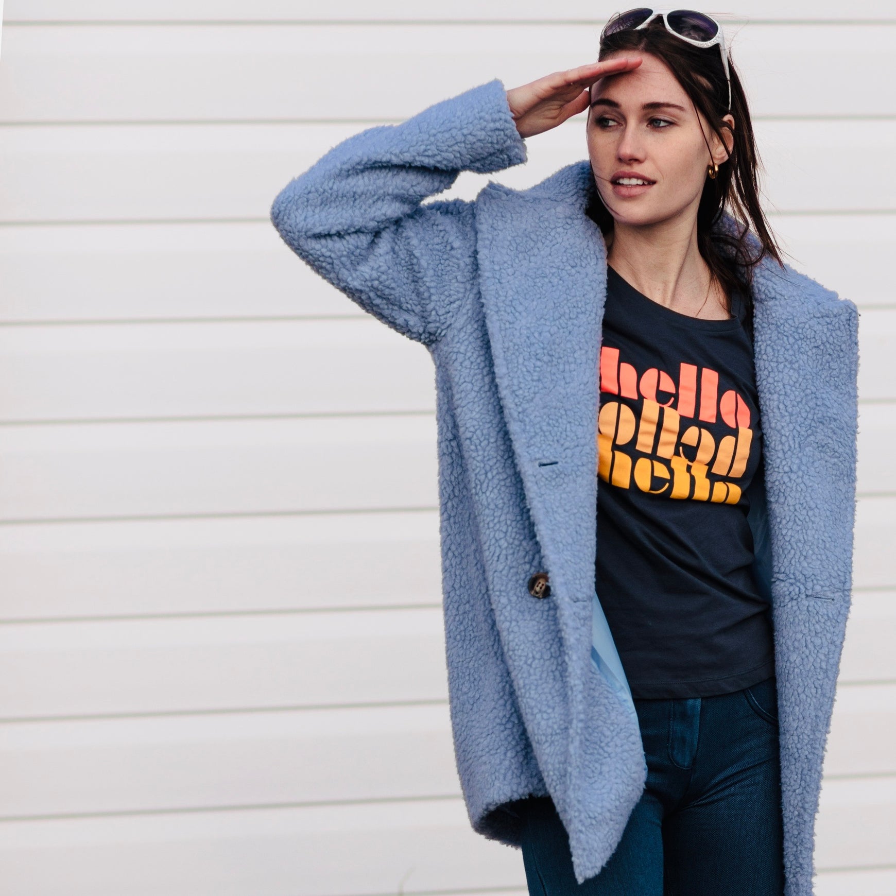 Hello tee in vintage washed black