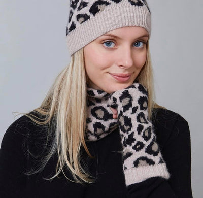 Pre-order Leopard print cashmere wrist warmers in classic leopard print